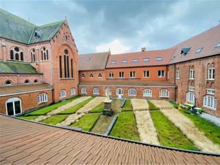 Prachtig voormalig klooster, gelegen in het stadscentrum van Aalst, werd door FICO omgetoverd naar een functioneel kantoorgebouw. Dit gebouw...