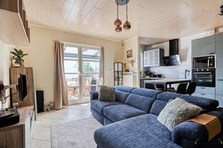 Op zoek naar een instapklaar appartement met uitstekende ligging in een levendige omgeving? Dan is dit eigentijdse gelijkvloers appartement op...