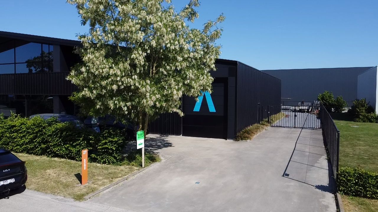 Multifunctionele loods met kantoorruimte – uitstekende ligging nabij ring Roeselare - foto 1