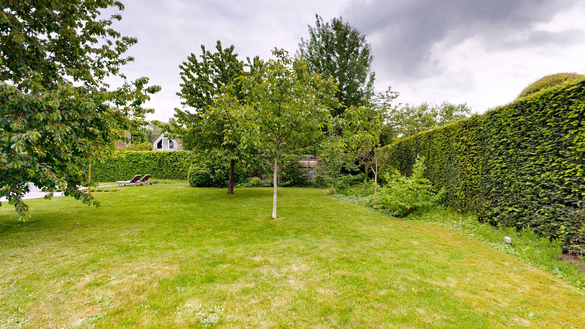 Bouwgrond van 647 m² op residentiële ligging. - photo 2