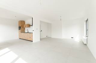 Dit ruime appartement vinden we terug op de eerste verdieping van een kleine residentie van 6 entiteiten op de Hamonterweg te Pelt. Dit...