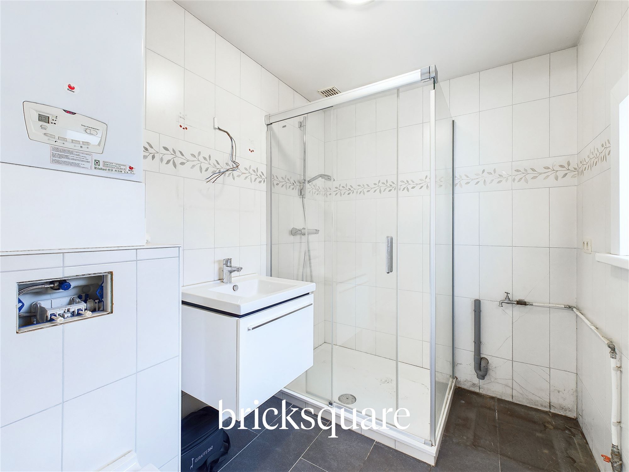 Beautiful single-family home to refresh - photo 4