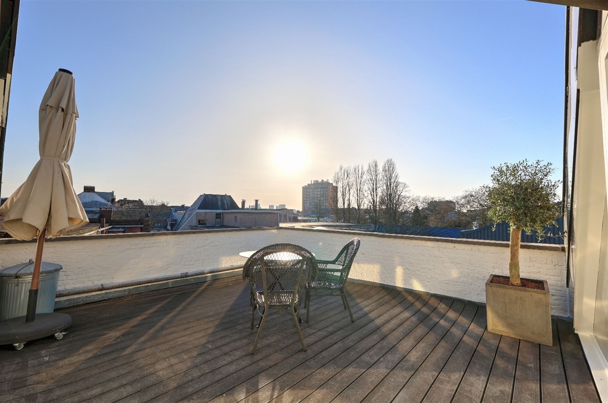 Gemeubeld appartement (202m²) op toplocatie in hartje Antwerpen met zonneterras - foto 2