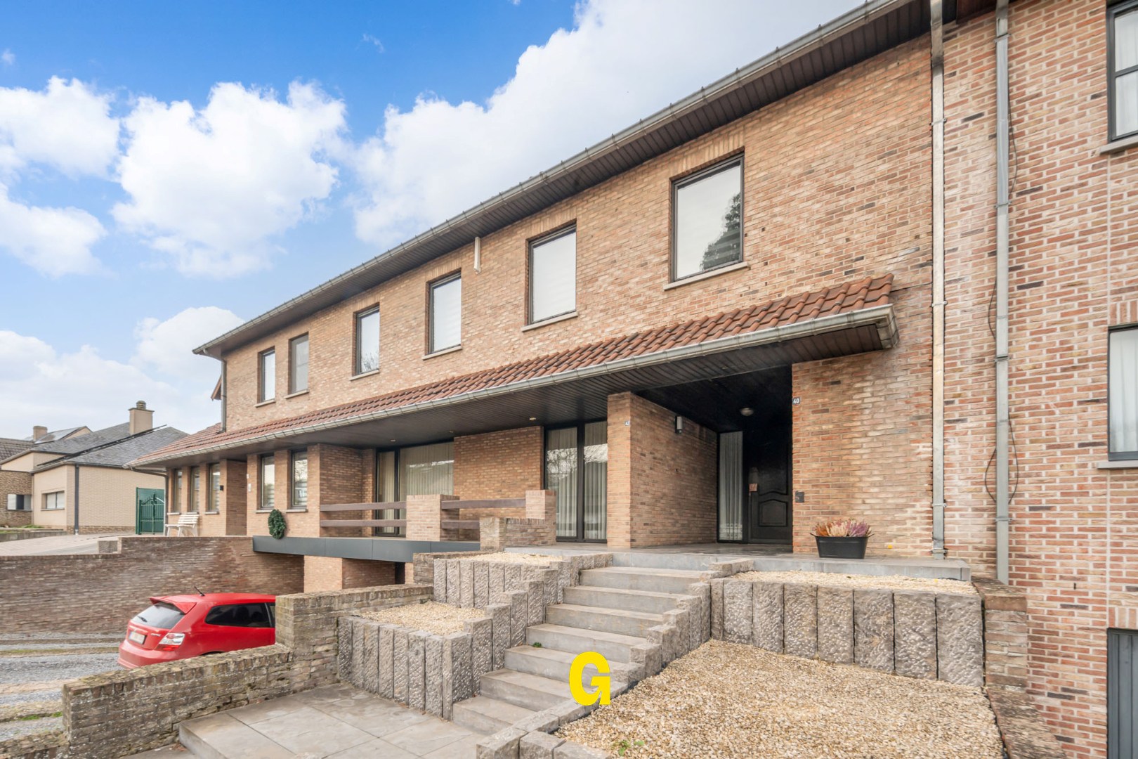 Op te frissen 3-slaapkamer appartement (124 m²) met terras, tuin en garage en 2de standplaats op wandelafstand van het centrum - foto 5