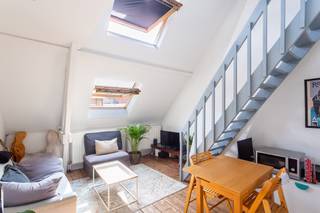 Op zoek naar een uniek stekje in het hart van Antwerpen? Dit karaktervol éénslaapkamerappartement, gelegen op het bovenste verdiep van een...