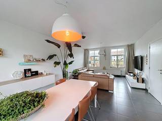 Deze woning is gelegen in de gegeerde wijk Ter Hagen in Merelbeke. De buurt staat bekend om zijn afgeschermde, zeer rustige karakter, waardoor u...