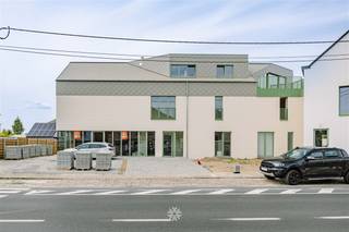 Noci - Destelbergen Een kleinschalig nieuwbouwproject met 6 appartementen en een handelsruimte in het bruisende Destelbergen.De locatie voor het...