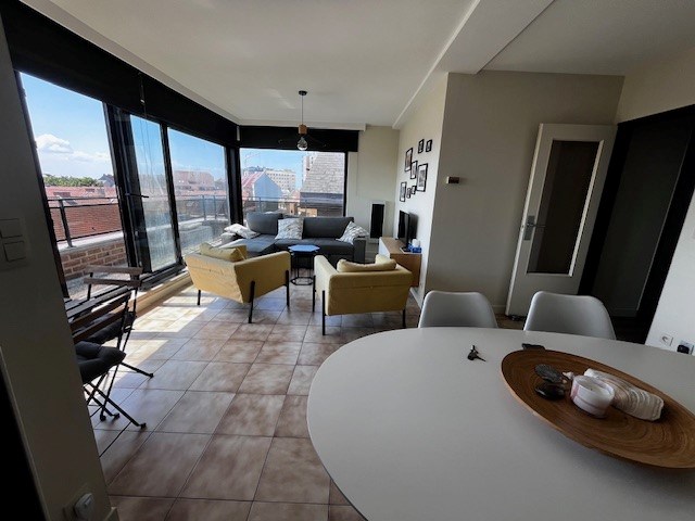 TOPPER! Appartement met 2 slaapkamers en fantastisch zicht en ook zijdelings zeezicht - foto 1