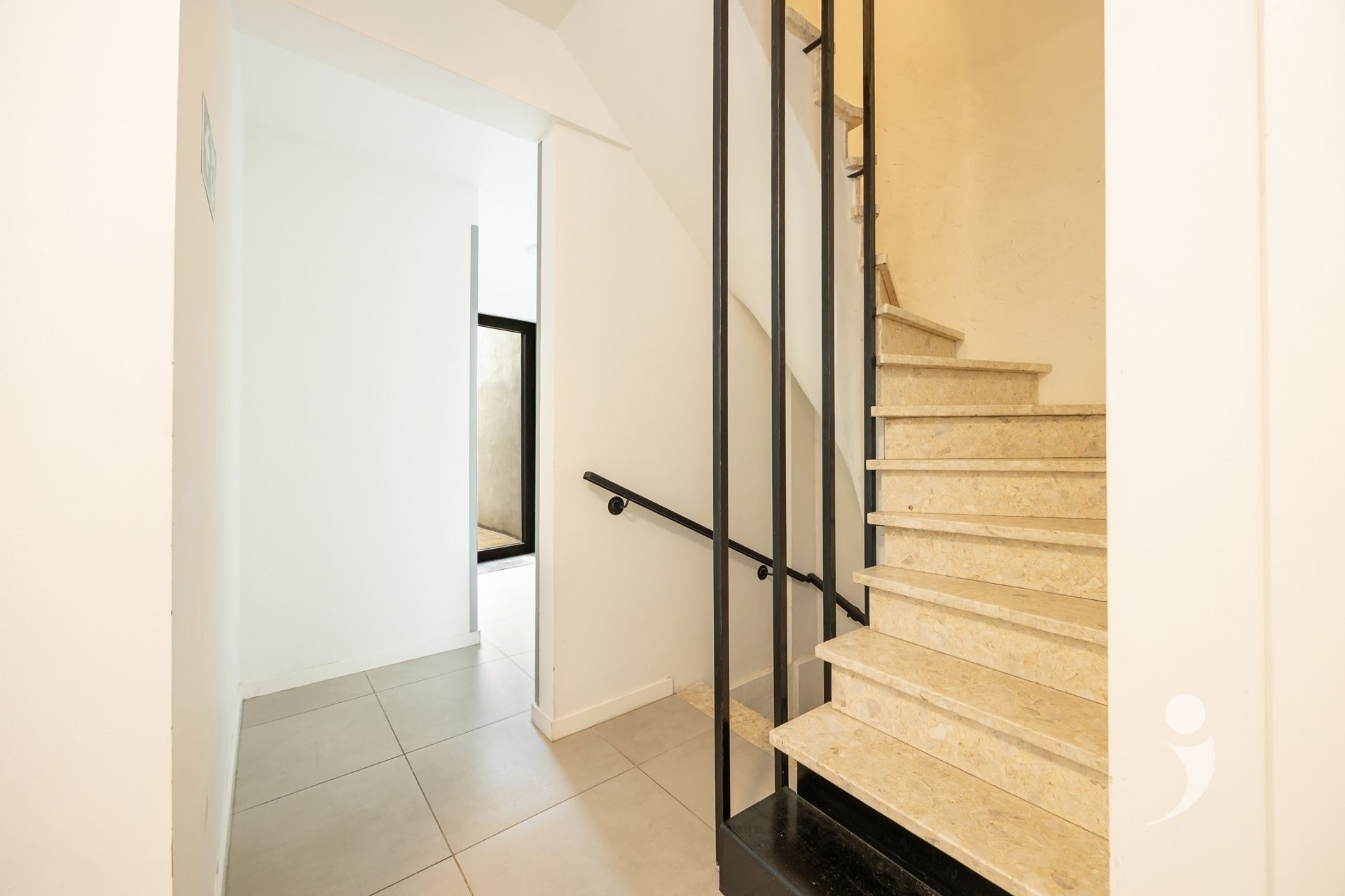 Building met 8 kamers - foto 4