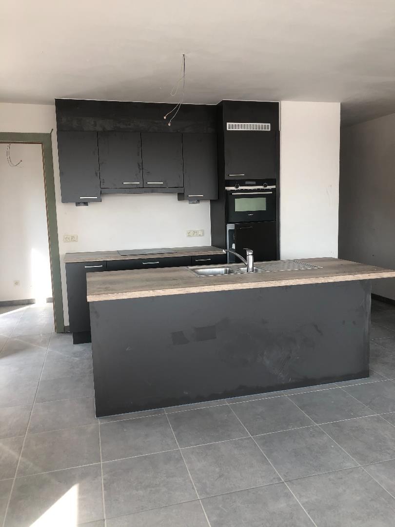 Recent appartement, gelegen op de eerste verdieping, met 2 slaapkamers! - foto 4
