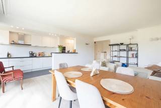 WOLUWE-SAINT-LAMBERT, just a stone’s throw from Tomberg and Montgomery, ideally located right next to public transportation, shops, and...