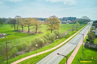 <p><span>Groot perceel 15are voor open bebouwing, gelegen in een landelijke omgeving</span></p><p><span> </span></p><p><span>* straatbreedte 20 meter</span></p><p><span> </span></p><p><span>Bestuursmaatregelen in het maatregelenregister: nee</span><span> </span></p><p><span> </span></p>