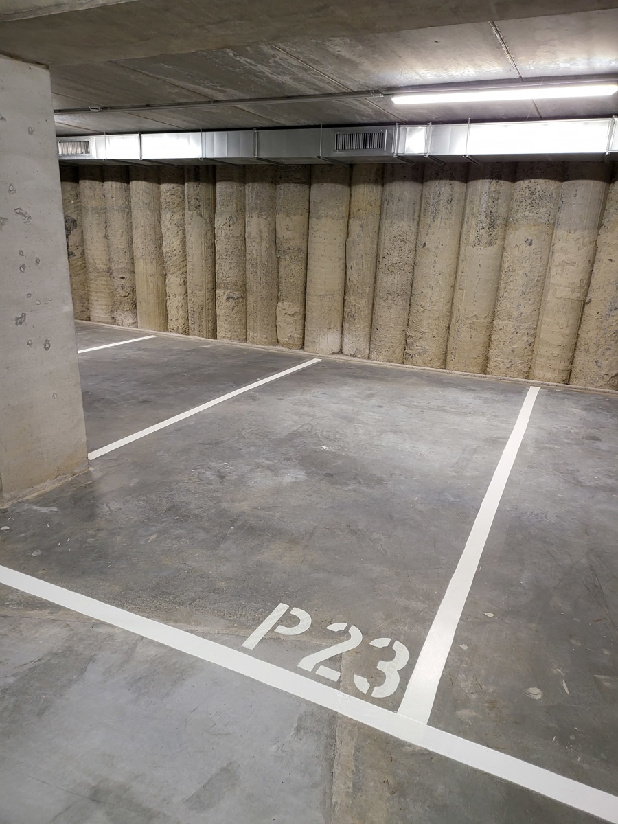 Garage for rent in Brussels - photo 2