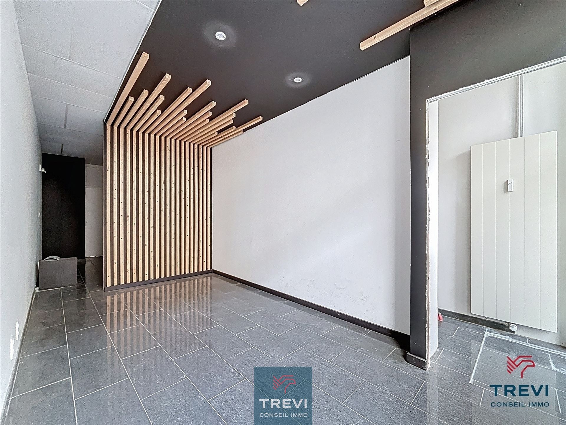 SOUS OPTION Jolie maison de commerce dans le centre ville - photo 3