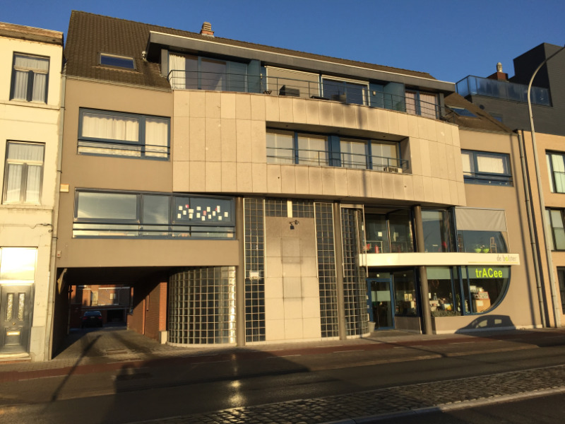 Gemetste afsluitbare EN droge garagebox nr 23 TE HUUR via EXPERT-IMMO - photo 3