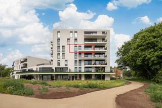 BEN-APPARTEMENT (85 M²) OP DE 4DE VERDIEPING MET TERRAS, ONDERGRONDSE AUTOSTAANPLAATS EN BERGING.INDELINGInkomhal , toiletruimte met handenwasser,...