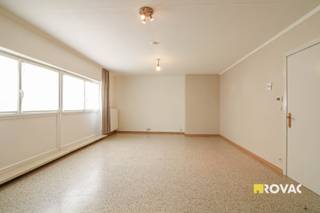 Verzorgde woning bestaande uit ruime inkom- en trappenhal, ruime living, keuken, nachthal, 2 slaapkamers, badkamer met toilet, lavabomeubel en...