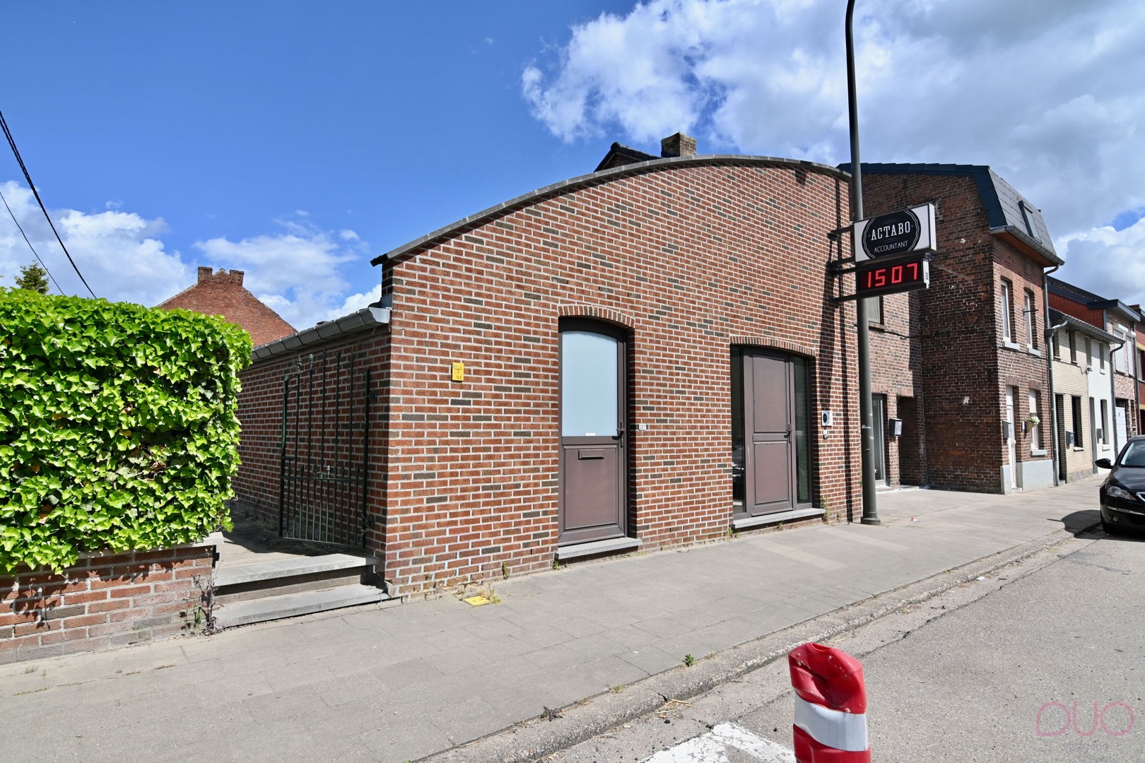 Gelijkvloerse  woning met 1 slaapkamer (optioneel 2) met achterliggend 1 ruime garage nabij het centrum van Tongeren - foto 2