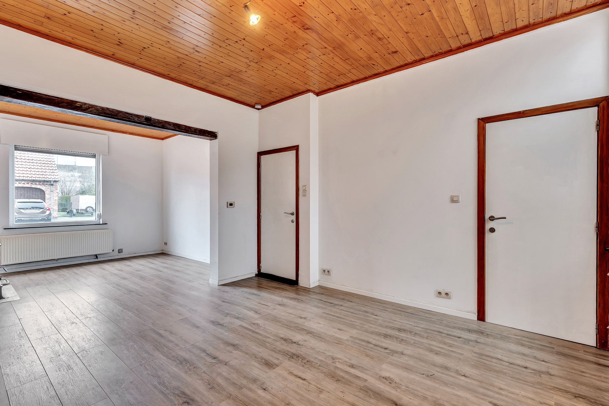 Gezellige rijwoning met tuin en achteruitweg - foto 5