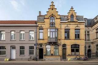 Opbrengsteigendom met 2 verhuurde entiteiten en uitbreidingsmogelijkheden.Interessante opbrengsteigendom bestaande uit twee reeds langdurig verhuurde...