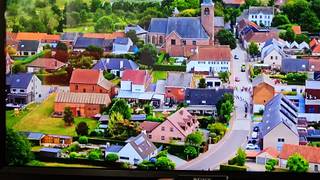 BEZOEK OP AFSPRAAK 0488.85.81.84 Deze woning is geen huis. Het is een verhaal. Een verhaal dat begint bij hoge plafonds, patroontegels die...