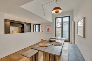 Located on Rue Égide Walschaerts, just a short walk from the Parvis de Saint-Gilles, Parc de Forest, and Wiels Art Centre, this elegant...