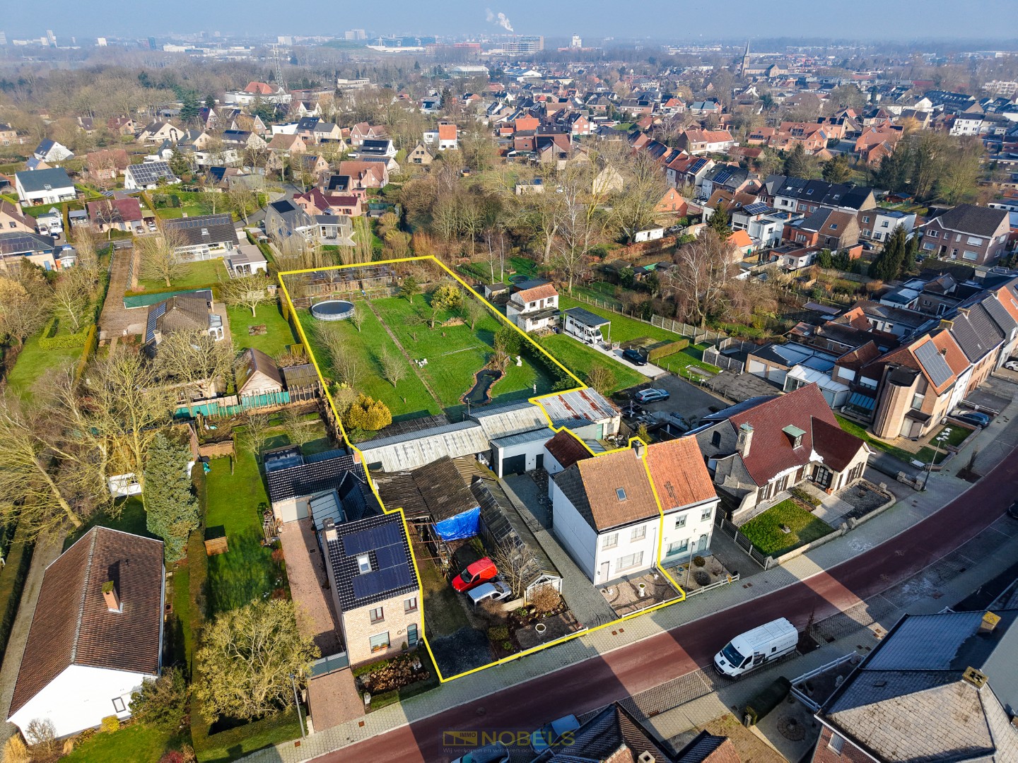 À vendre : terrain à projet idéalement situé (3.051 m²) à proximité du centre de Merelbeke ! - photo 1