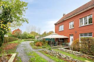 OPPORTUNE WONING TE LUBBEEK: THUISKOMEN IN LANDELIJKE CHARME, OMRINGD DOOR NATUURTussen de zacht glooiende landschappen van Lubbeek, en op het einde...