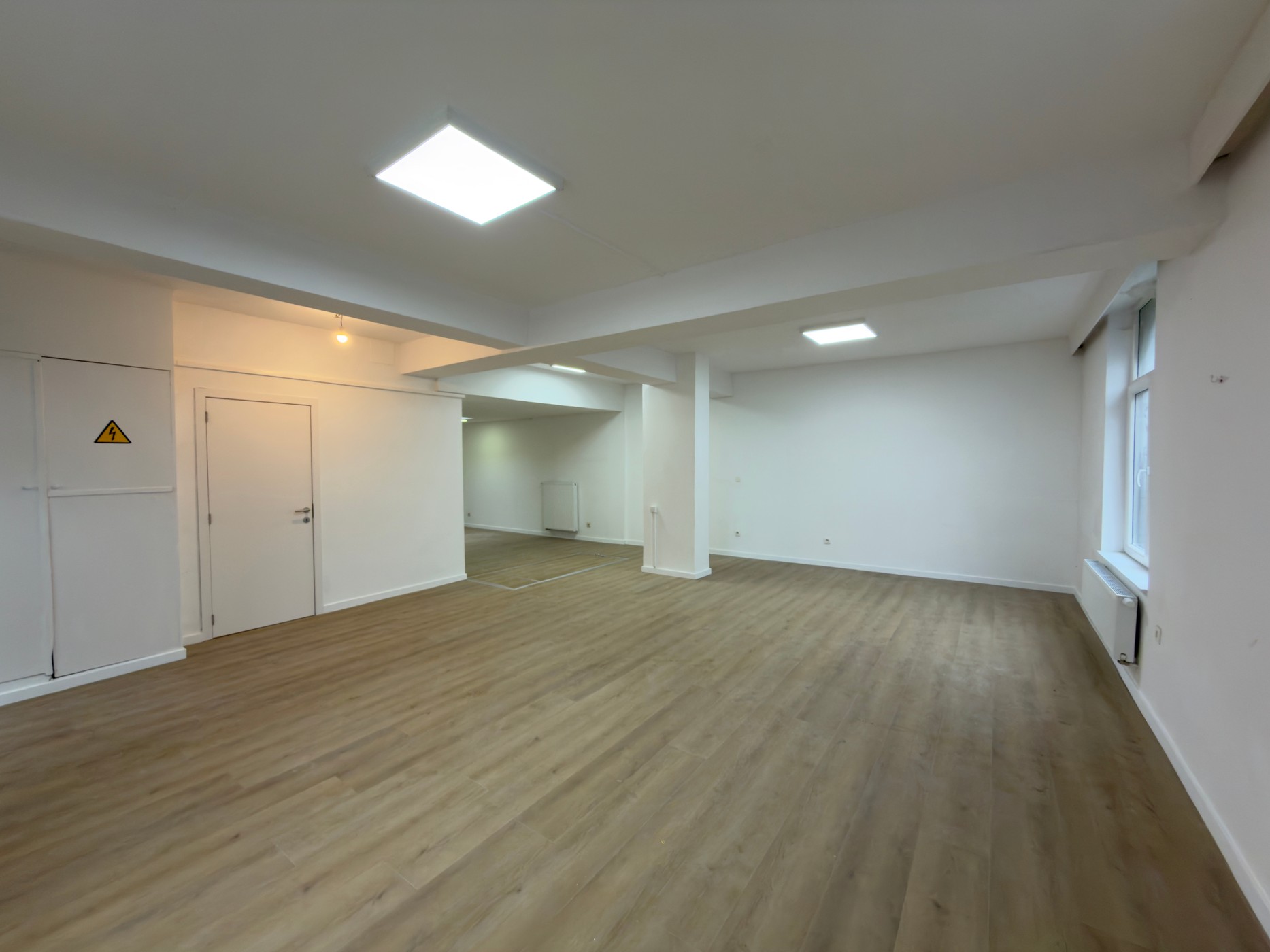 Kantoorruimte/horecapand 100m² gelegen in Gent - photo 4