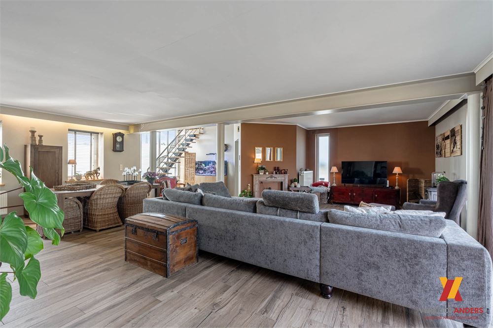 Unieke woning met Zwembad en magazijn op 26are grond in landelijke omgeving - foto 4