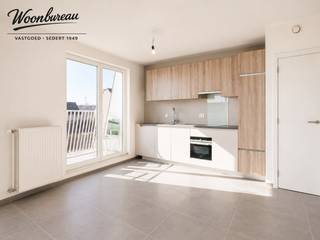 Dit prachtige en energiezuinig appartement te koop is gelegen op de derde verdieping (20A bus 302) en omvat een ruime living met veel licht inval, een open ingerichte keuken en vestiaire. Het appartement beschikt over één slaapkamer en een modern ingerichte badkamer met douche. Daarnaast is er nog een berging/wasplaats en een apart toilet aanwezig. Het gebouw heeft ook een lift en een fietsenberging.<br /><br />De ruime living is de perfecte plek om te ontspannen en te genieten van het licht dat binnenvalt door de grote ramen. De open keuken is modern ingericht en voorzien van alle nodige toestellen, waardoor het ideaal is om te koken en te dineren. De slaapkamer is comfortabel en biedt voldoende ruimte voor een tweepersoonsbed en kledingkast.<br /><br />De moderne badkamer beschikt over een douche, een wastafel en voldoende opbergruimte. Er is ook een apart toilet aanwezig, wat altijd handig is. De berging biedt extra opslagruimte voor bijvoorbeeld schoonmaakspullen of voorraad en het plaatsen van een wasmachine.<br /><br />Dit appartement is gemakkelijk bereikbaar via de lift, wat handig is voor mensen die minder mobiel zijn of voor wie geen trappen wil nemen. Er is ook een fietsenberging aanwezig, wat handig is voor wie graag met de fiets naar het werk gaat of gewoon graag fietst in zijn vrije tijd.<br /><br />Geïnteresseerd? Neem dan gerust contact met ons op voor meer informatie of om een afspraak te maken voor een bezichtiging. We helpen u graag verder bij het vinden van uw ideale woning.
