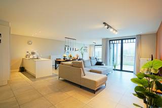 Bent u op zoek naar een stijlvol appartement met een adembenemend uitzicht? Dit appartement biedt alles wat u nodig heeft en meer.Gelegen aan de...