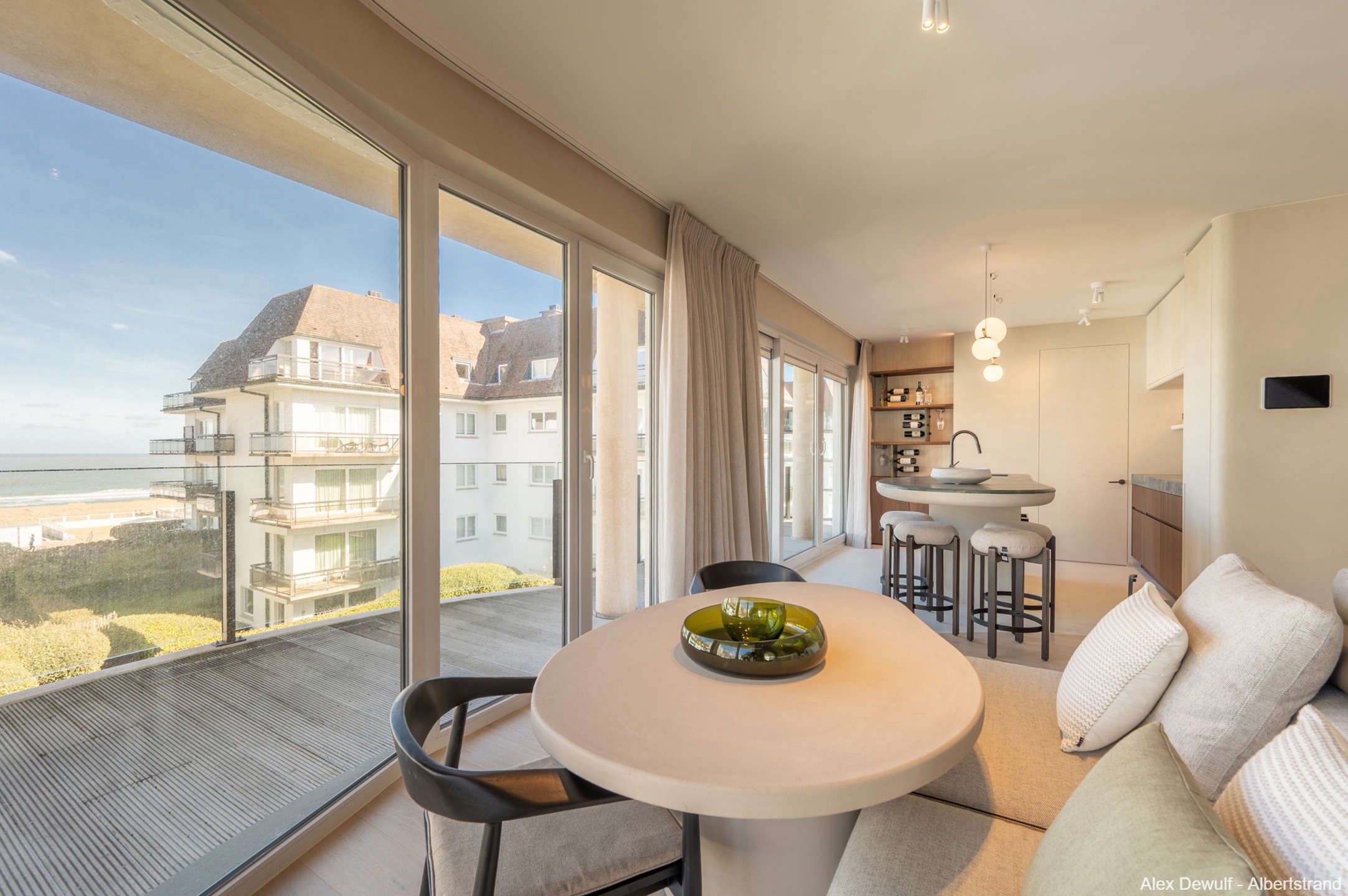 Ruim appartement met zeezicht en zonnig terras op de Kustlaan. - foto 4