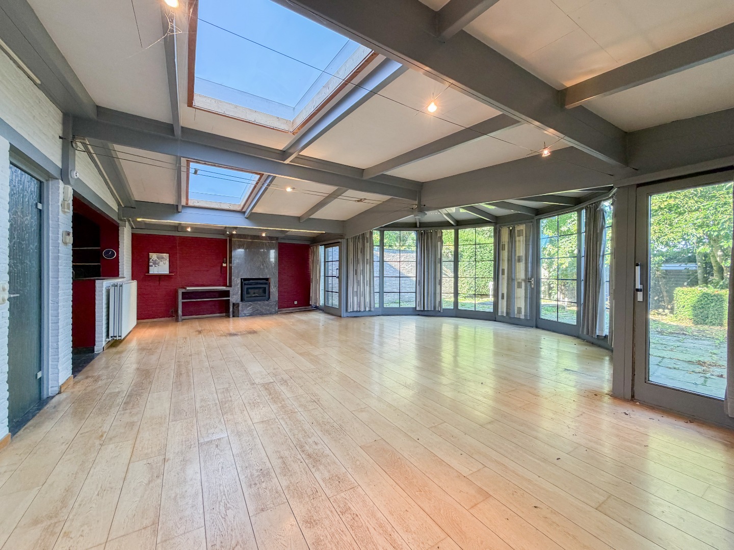 Te koop, Landelijk gelegen gezinswoning met 4 slaapkamers en westgerichte tuin te Otegem! - photo 4