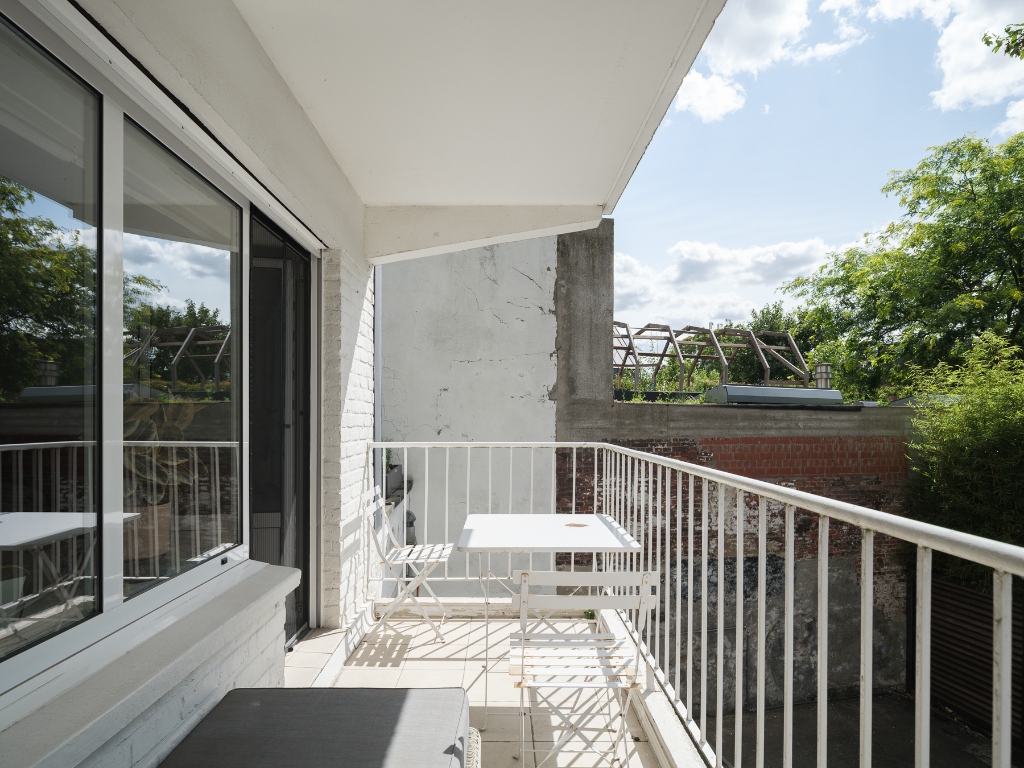 Instapklaar appartement met uniek waterzicht en zonnig terras - photo 5