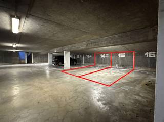 <p>Twee ondergrondse staanplaatsen gelegen in de Alfred kelderstraat te centum Aalst.<br />Het gaat over staanplaatsen nummers14 en 15<br /><br />Huurprijs bedraagt €70/maand per plek.</p><p>De huurprijs wordt jaarlijks betaald. </p>