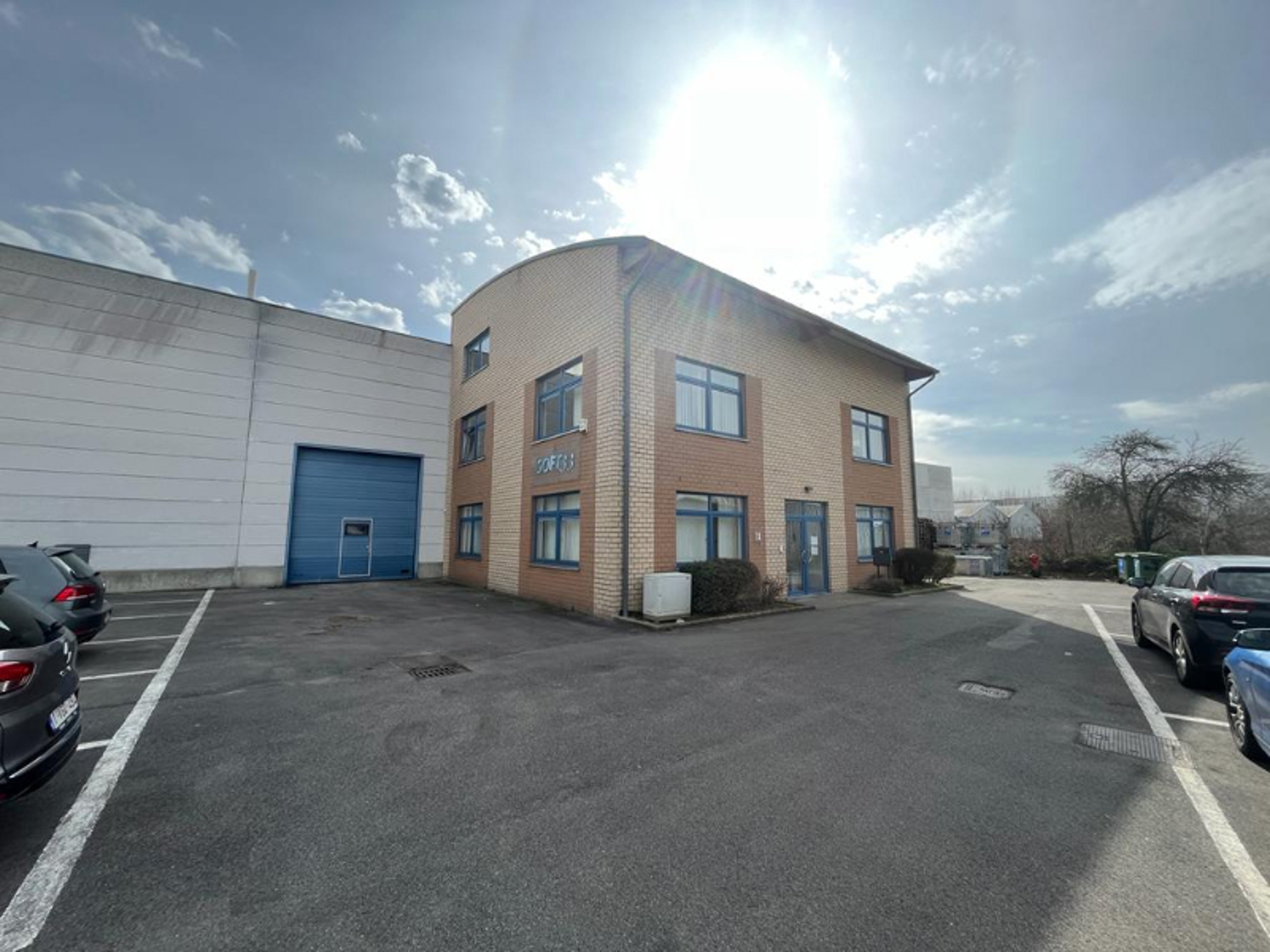 Commercial for rent in Nivelles - photo 1