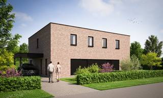 Aan het einde van de Guldensporenlaan wordt eind 2024 deze ruime halfopen bebouwing gebouwd op een perceel van 473m². De woning heeft een breedte van 7m en een diepte van 11m75. De bruto oppervlakte van elk niveau bedraagt 82,25m². <br /><br />Op de gelijkvloerse verdieping beschikt u hier over een inkomhal met toilet, een ruime berging en een leefruimte met open keuken. Op de eerste verdieping liggen 3 slaapkamers, een badkamer en een toilet. <br /><br />De woning wordt afgewerkt tot het niveau van Casco+. Dit wil zeggen dat de afwerking voorzien is tot en met de chapewerken. Zo kan u als koper zelf nog instaan voor uw stijlkeuze wat betreft vloeren, keuken, badkamer. <br /><br />Prijs excl. BTW en registratierechten. <br /><br />Maak nu uw afspraak om uw droomwoning te ontdekken. <br /><br />Woongebied – bouwvergunning – geen rechterlijke herstelmaatregel of bestuurlijke maatregel opgelegd – geen voorkooprecht – verkavelingsvoorschriften<br /><br />O-peil: niet overstromingsgevoelig<br /><br />G-score: A<br />P-score: B<br />