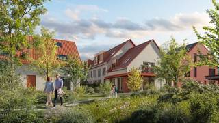 Een iconische site uit de jaren ’60 krijgt een volledig nieuwe bestemming: een exclusief woonproject met slechts 16 unieke woningen. Hier wordt nieuwbouw gecombineerd met het karakter van de bestaande gebouwen, wat zorgt voor een mooi geheel.Stap je woning binnen via de inkomhal en ontdek een praktische indeling met toilet, woonkamer en een open keuken die dankzij grote raampartijen prachtig uitzicht biedt op de tuin. Achter de keuken vind je bovendien een handige berging.Op de bovenverdieping wachten drie slaapkamers én een aparte badkamer, met een vaste trap naar de zolder voor extra ruimte of hobby.Bij Cirk woon je volledig privé, maar profiteer je ook van een rijk aanbod aan gedeelde luxevoorzieningen; aangelegde tuin, zwemvijver, sauna, fietsenparking, gezellige keuken met zithoek, polyvalente ruimte,gastenverblijf, boomgaard,...Extra pluspunt: deze woningen vallen niet onder BTW, waardoor je kan profiteren van registratierechten.Een zeldzame kans om comfortabel, stijlvol en verbonden te wonen in een unieke setting.Klinkt dit als jouw ideale woonplek? Maak een afspraak en ontdek jouw toekomstige woning! Neem contact op via laura.vanhelmont@dewaele.com of bel 011 30 50 50.