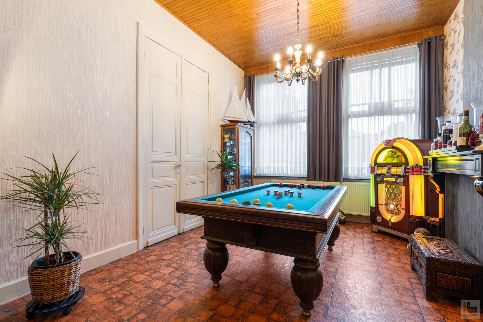 Huis met handelszaak en groot magazijn. - foto 5