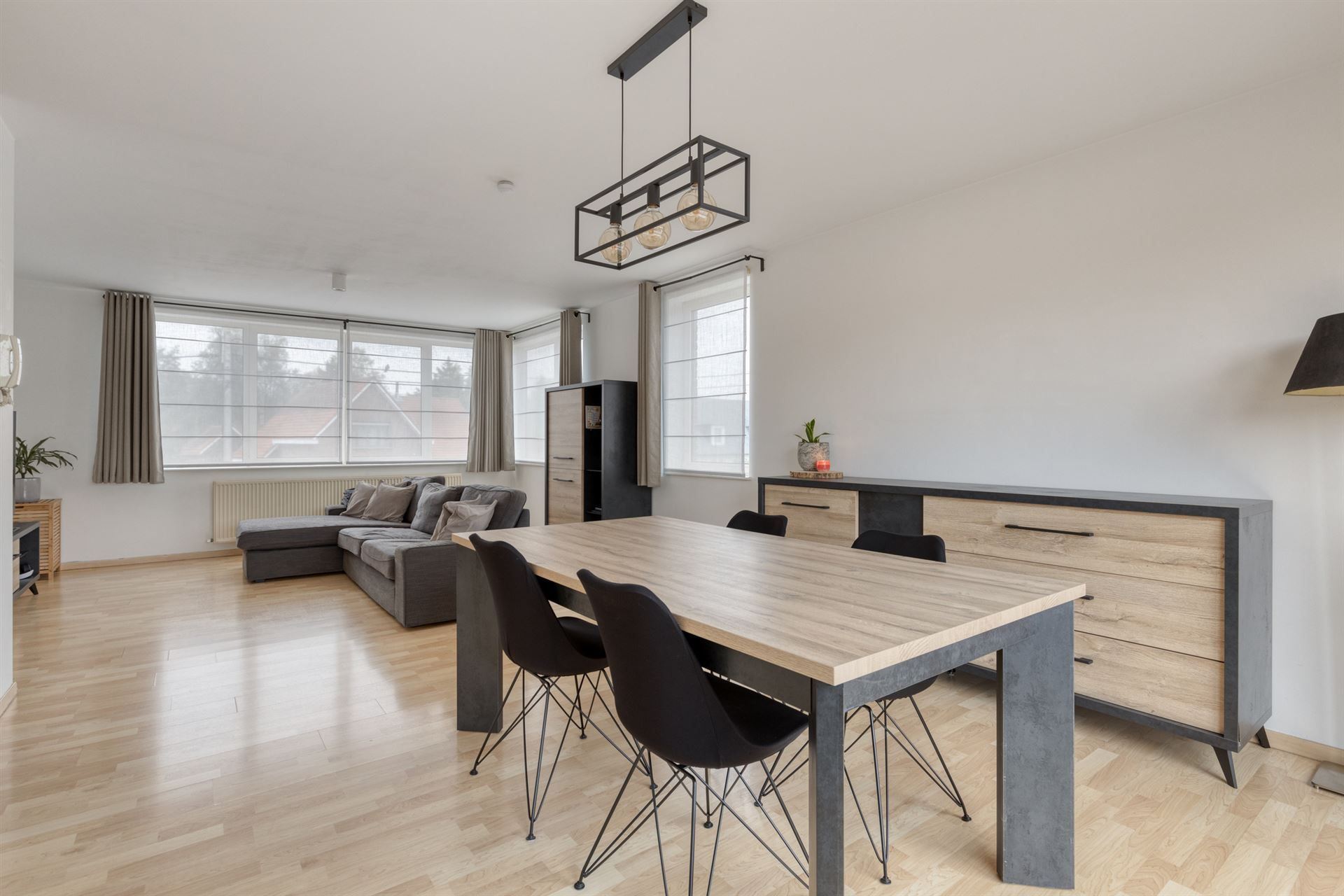 Ruim duplex-appartement met 2 slaapkamers, terras en garage - foto 5