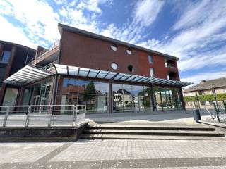 Commercial à louer à Maaseik