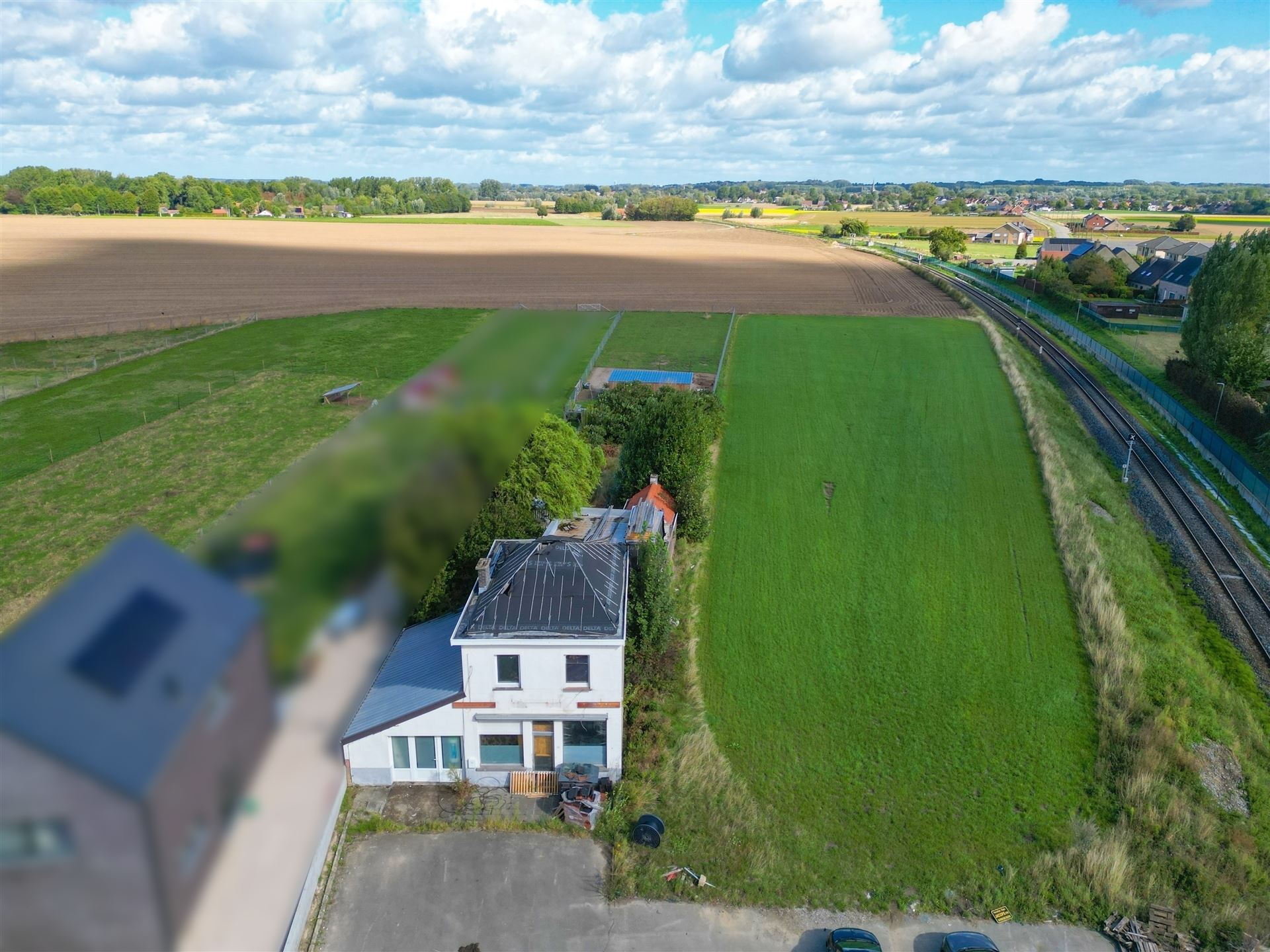 Renovatiepand met veel potentieel in Heurne! - foto 2