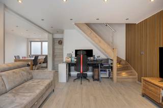 <ul>
<li>
<p>EPC A – zonnepanelen en thuisbatterij</p>
</li>
<li>
<p>3 slaapkamers + ruime zolder</p>
</li>
<li>
<p>Tuin met terras en overkapping</p>
</li>
<li>
<p>Aparte garage achteraan het perceel</p>
</li>
</ul>