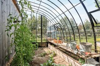 Schrijf je in voor onze opendeur op zaterdag 13/12 van 10u tot 12u!Dit magnifiek afgewerkt charmant landhuis is rustig gelegen, doch vlot bereikbaar,...