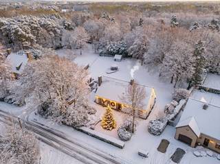 Gelegen in een rustige en groene buurt te Lummen vinden we deze charmante en ruime gezinswoning. Met een perceel van 4.711 m² en een...