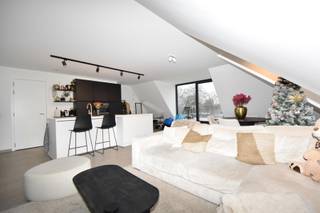 Energiezuinig, ruim- en lichtrijk appartement gelegen op de 2de verdieping (geen lift aanwezig), in een kleinschalig complex van 3 appartementen en...