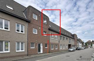 Looking for a spacious apartment with pleasant terrace in prime location in Boom? This duplex apartment is located on the second floor of a...