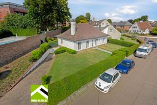 Deze instapklare woning is gelegen in een rustige, residentiële buurt van Tongeren, op wandelafstand van het stadscentrum. Met een mooie...