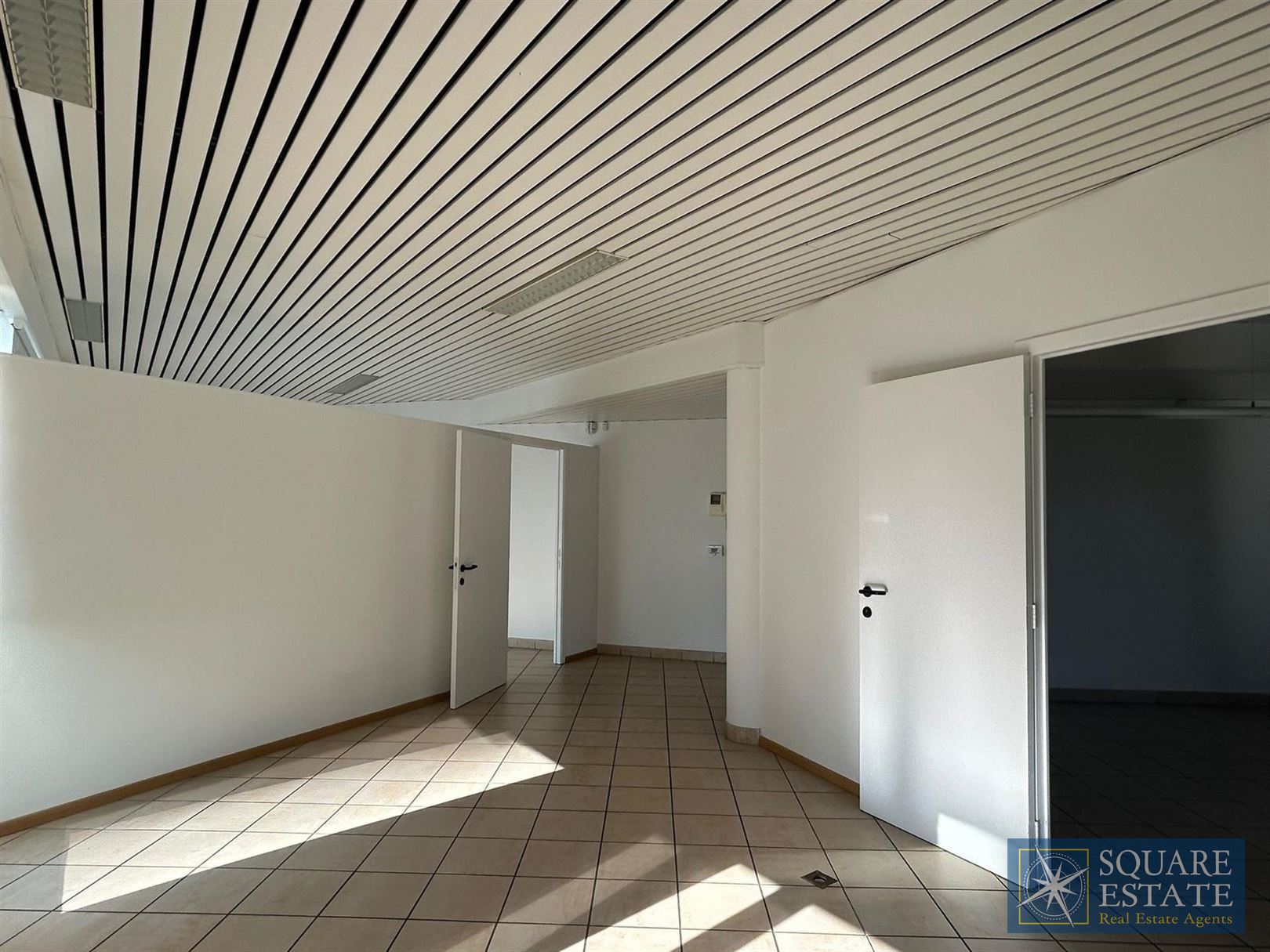 Commercial groundfloor - photo 4